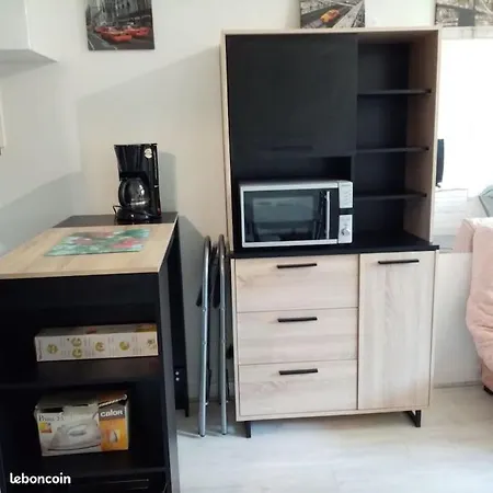 Studio Meublee Tour St Clair Daire