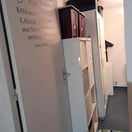 Studio Meublee Tour St Clair *